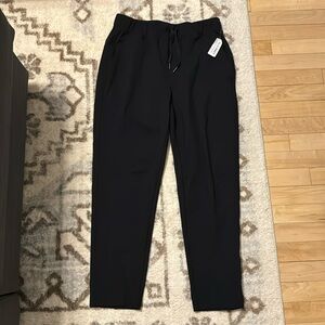 Old Navy black active powersoft coze high-rise slim taper pant size S